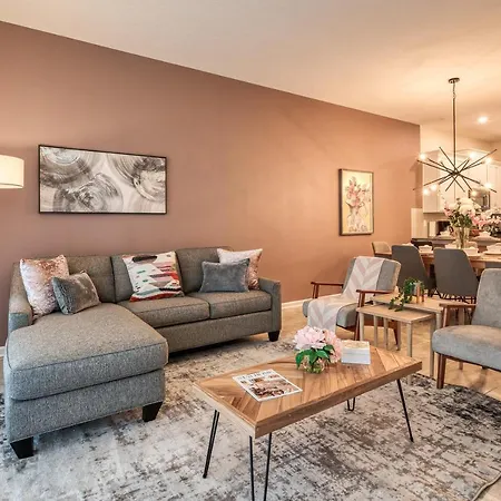 Comfortable And Charming Home Near Disney